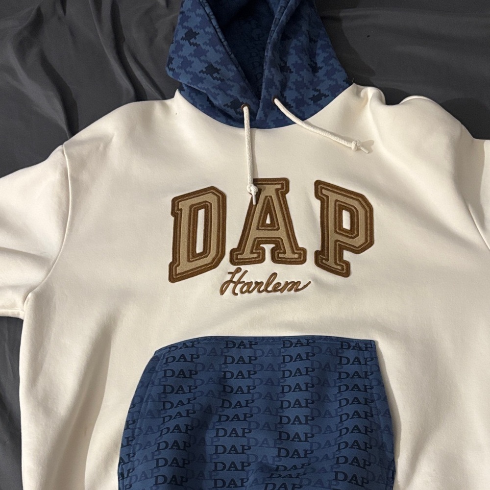 GAP White and Blue Men's Sweater